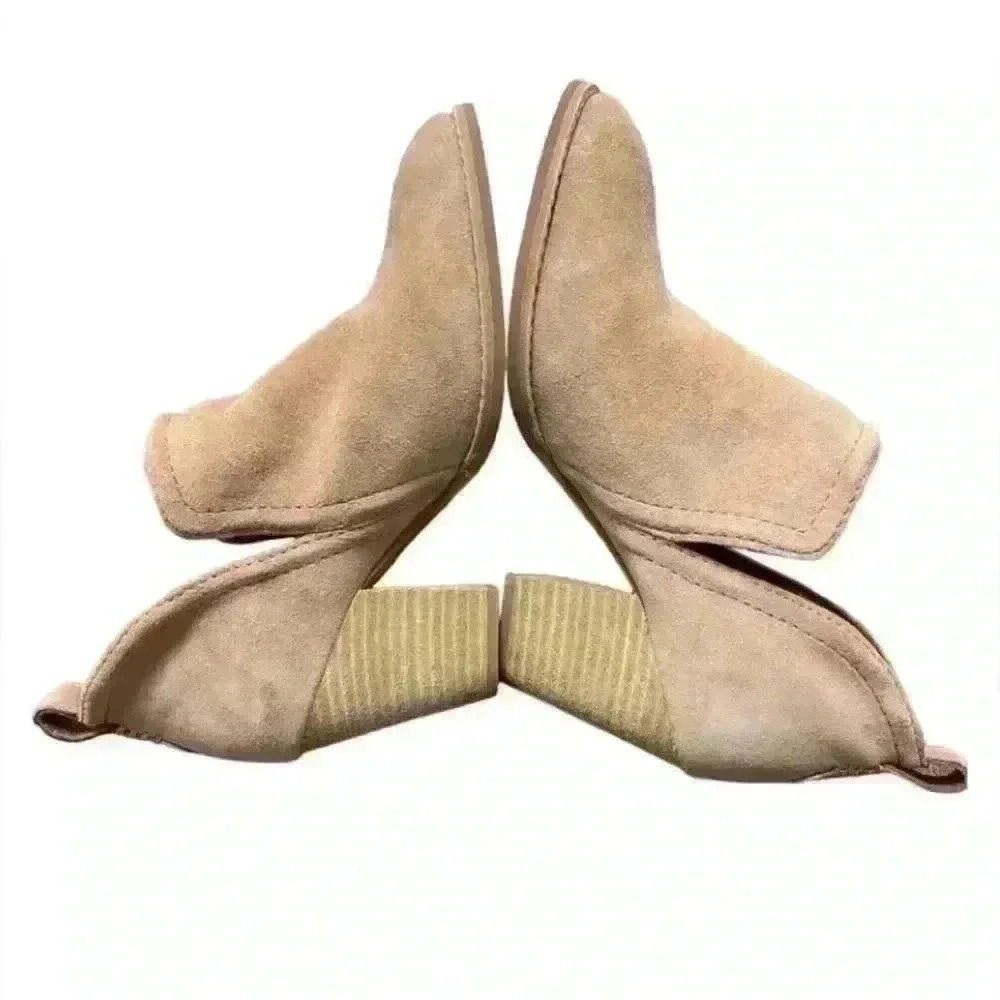 Jeffrey Campbell light pink/nude cutout suede ankle slip on boots. Sz 7 - Picture 3 of 7